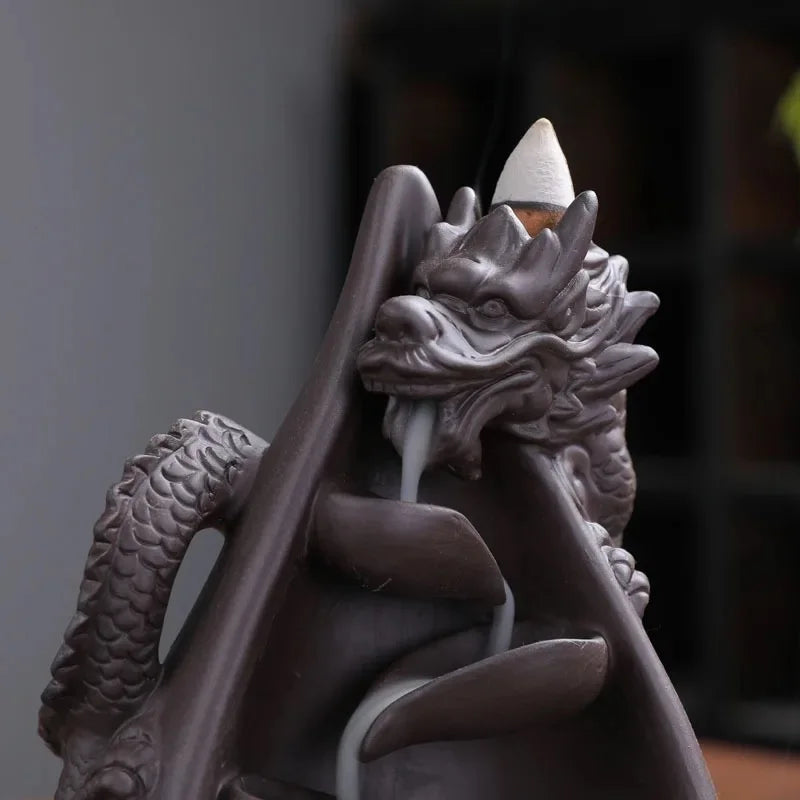 Brûleur d'encens à reflux en céramique rétro fait main en forme de dragon avec cascade